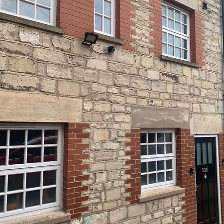 1 Bed House, Free Parking, 15 Minutes From Cheltenham Races Gloucester Exterior photo